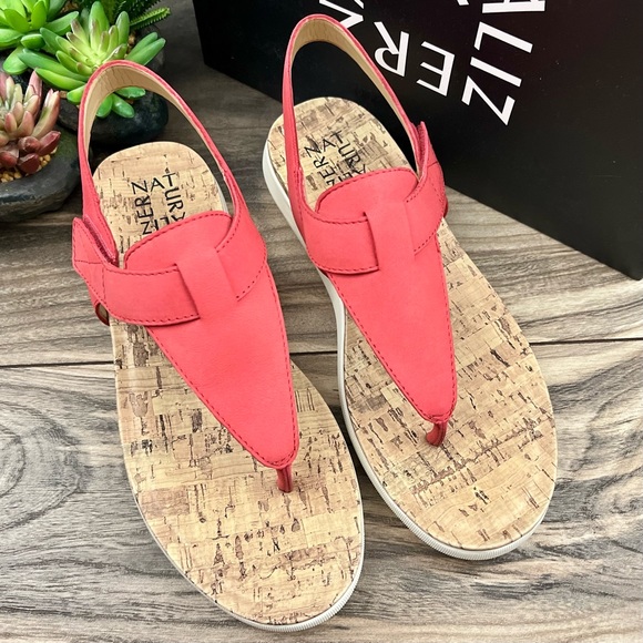NIB Naturalizer Lincoln Leather Comfort Platform Thong Sandal Coral - Picture 2 of 12